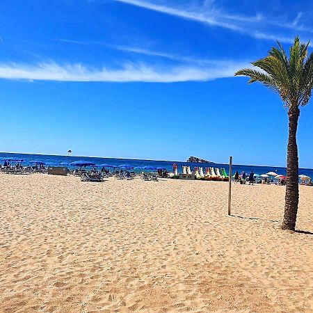 First Line Beach Beautiful Two Bedrooms Μπένιντορμ Εξωτερικό φωτογραφία