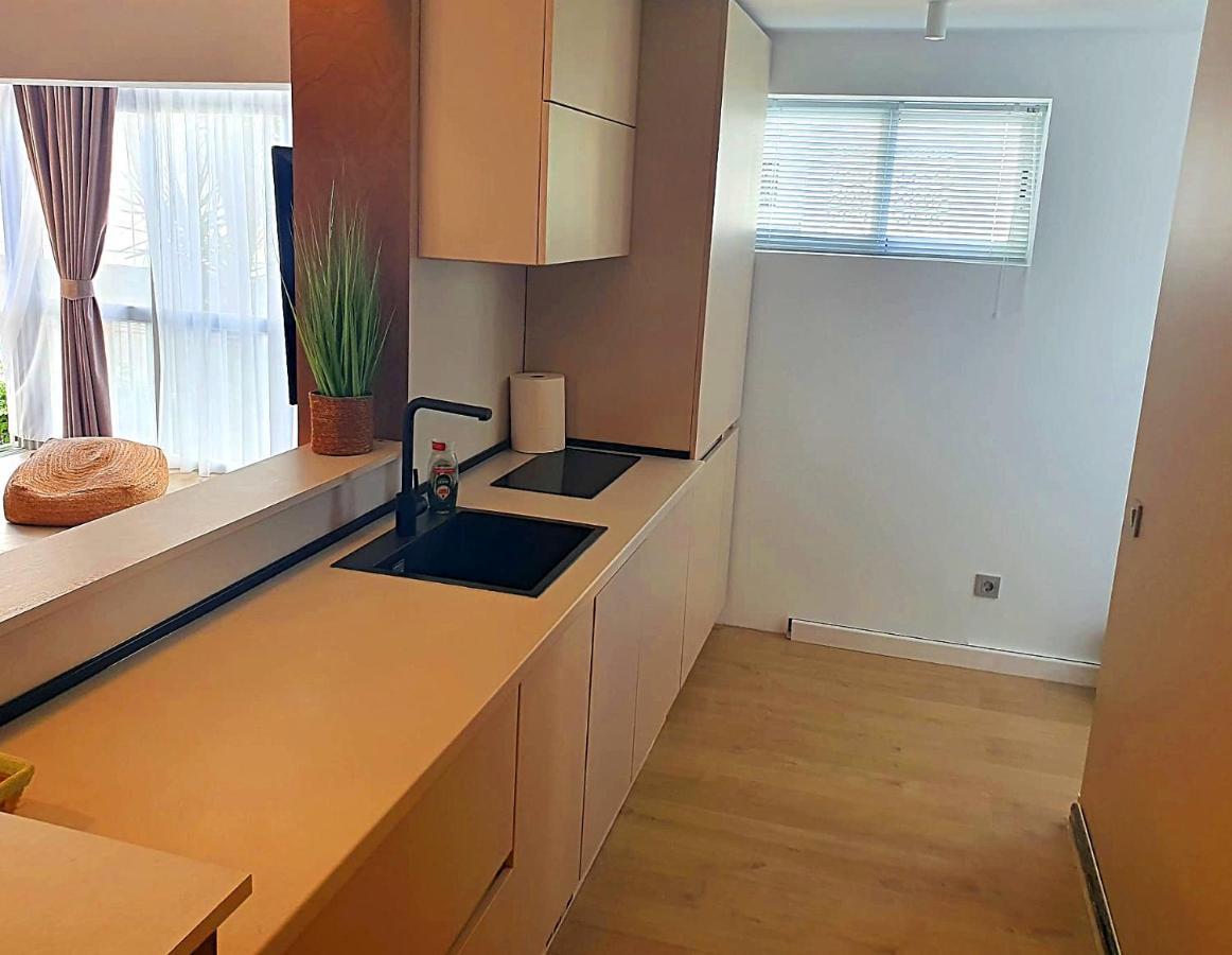 First Line Beach Beautiful Two Bedrooms Μπένιντορμ Εξωτερικό φωτογραφία