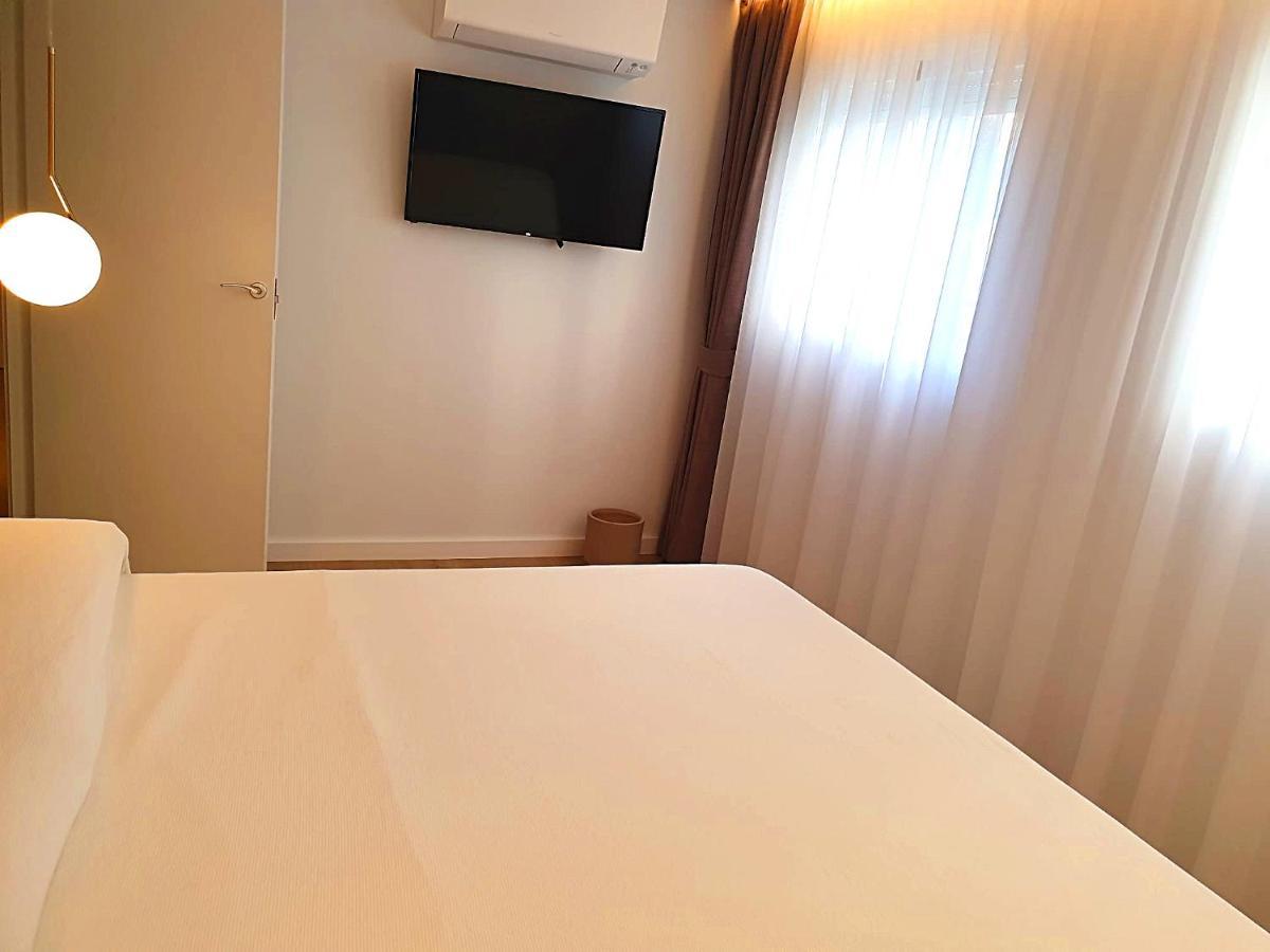 First Line Beach Beautiful Two Bedrooms Μπένιντορμ Εξωτερικό φωτογραφία
