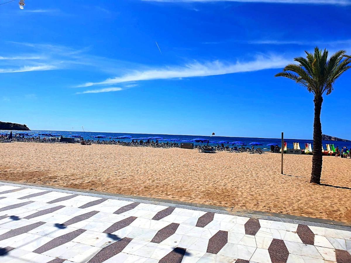First Line Beach Beautiful Two Bedrooms Μπένιντορμ Εξωτερικό φωτογραφία