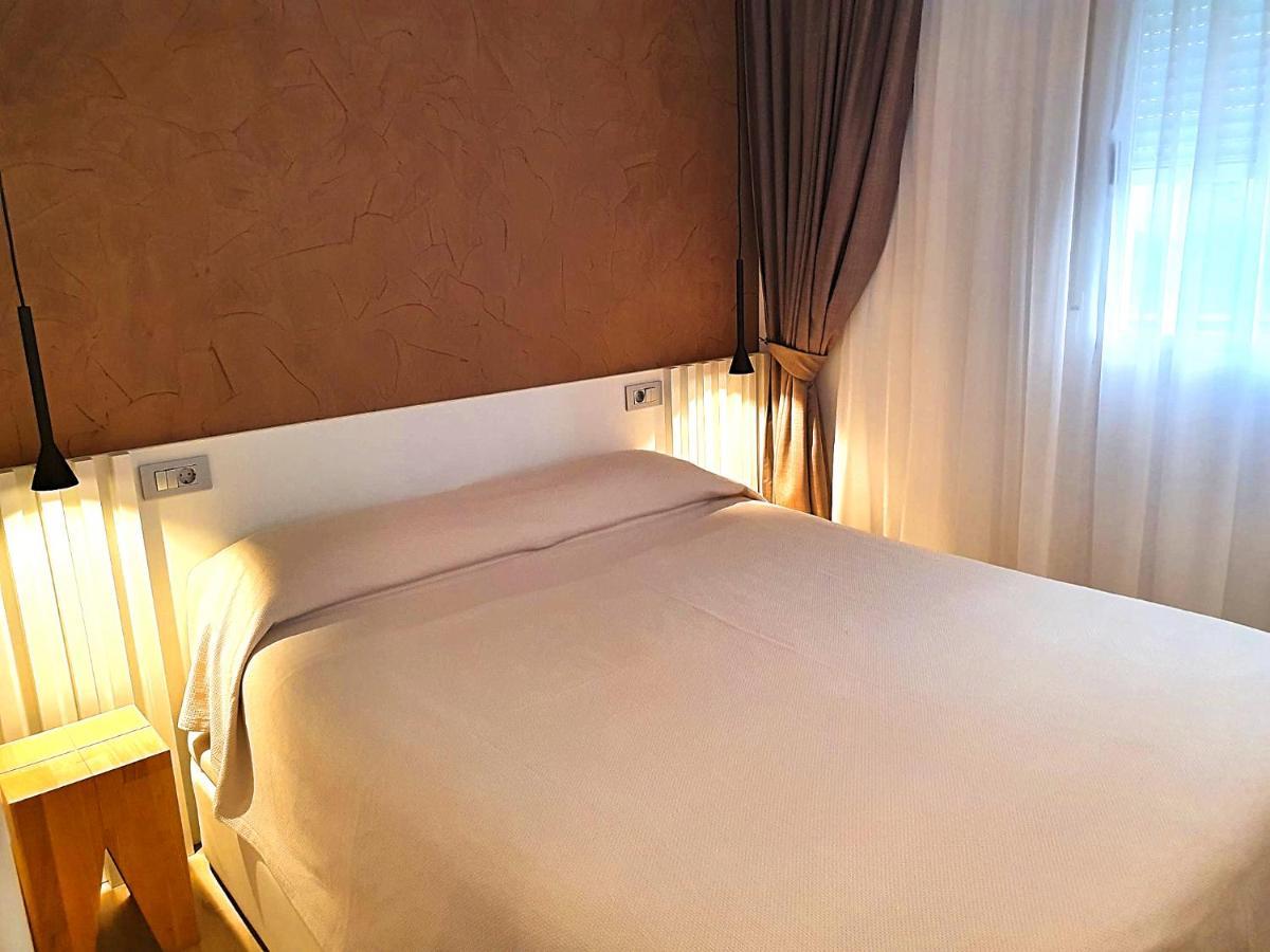First Line Beach Beautiful Two Bedrooms Μπένιντορμ Εξωτερικό φωτογραφία
