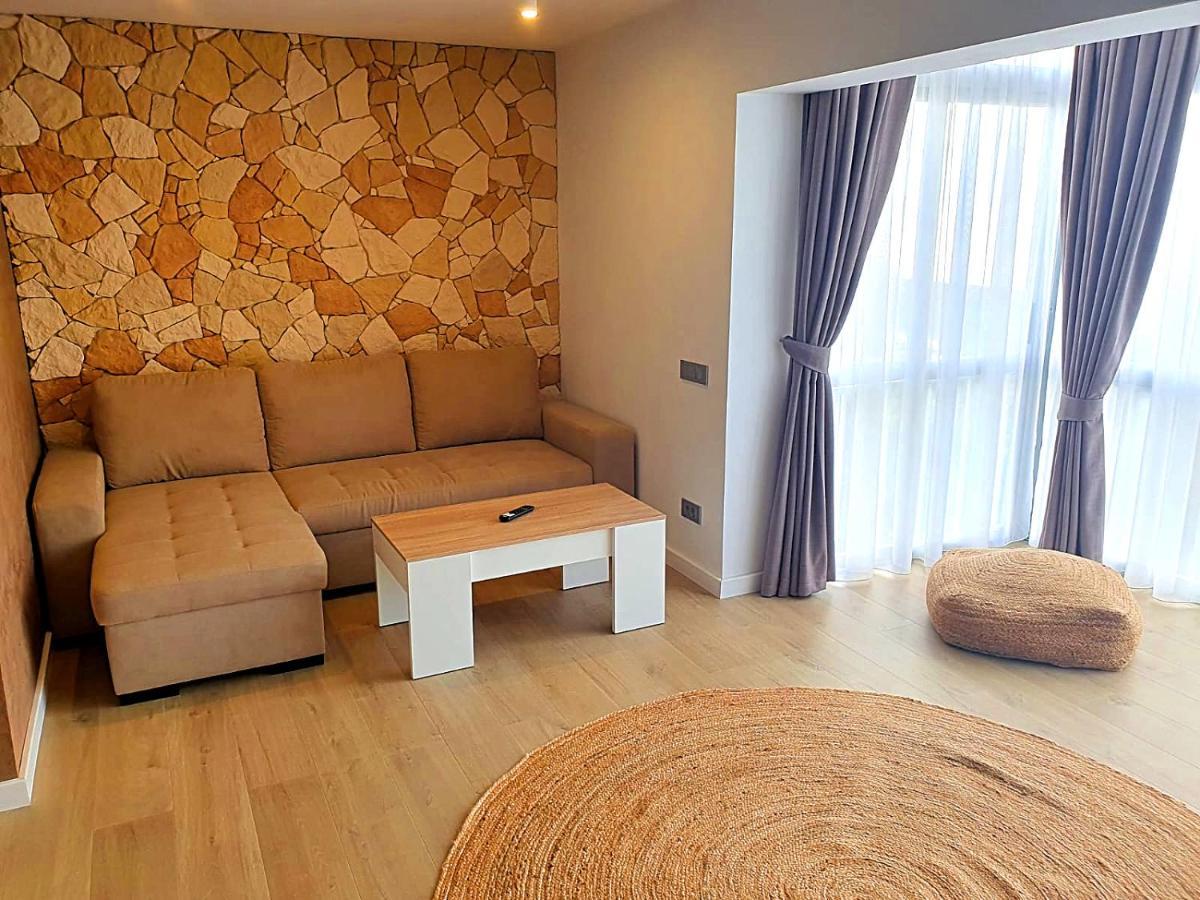 First Line Beach Beautiful Two Bedrooms Μπένιντορμ Εξωτερικό φωτογραφία